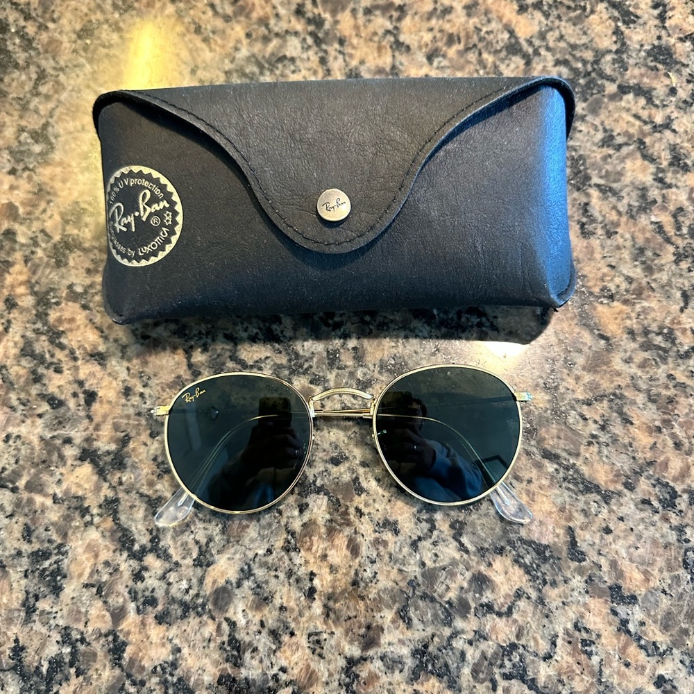 Rayban Round Frame Sunglasses Black and Gold